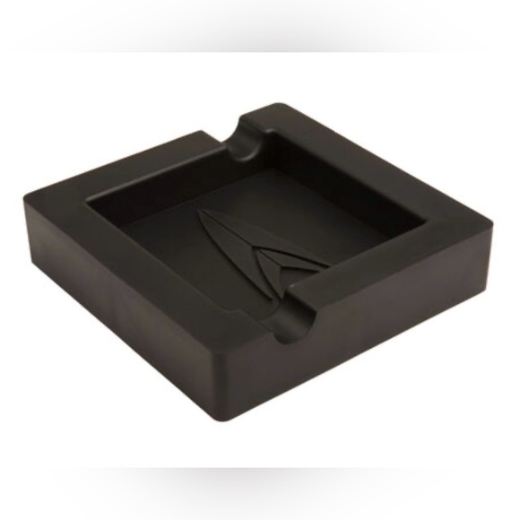Lotus Armstrong Silicone Ashtray Dark Gray Cigar Lover NEW IN BOX - Picture 1 of 5